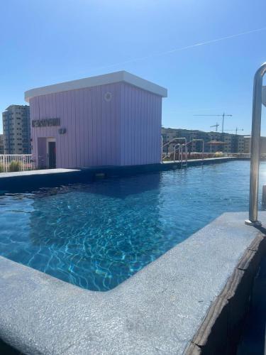 Der Swimmingpool an oder in der Nähe von Marina Club Luxury private studio with Pool and incredible views