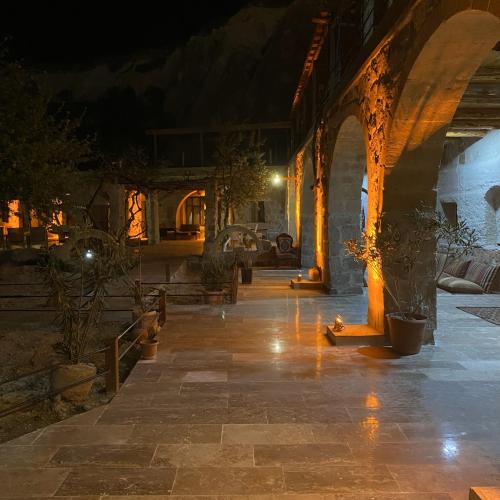 Seven Rock Cave Hotel