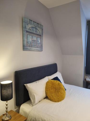 The Windmill Hotelにあるベッド