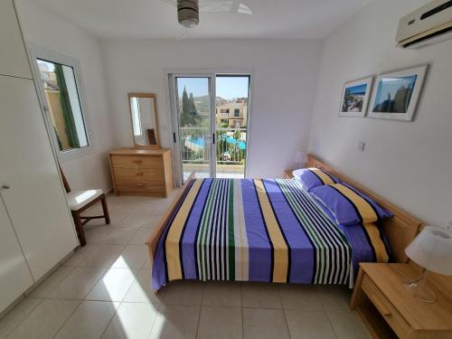 Postel nebo postele na pokoji v ubytování Cyprus 2 beds ensuite pool patio wifi parking