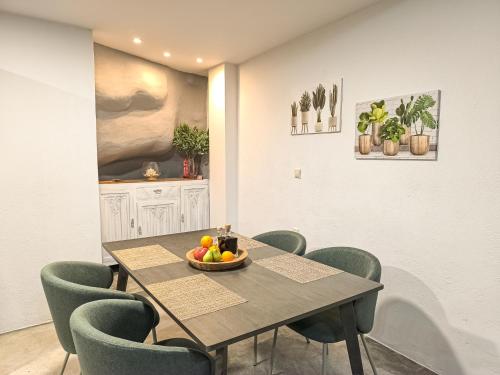 Charming Old Tannery House with Spacious Veranda and Stunning Sea View!