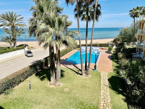 Coral Beach 63 by homeprive