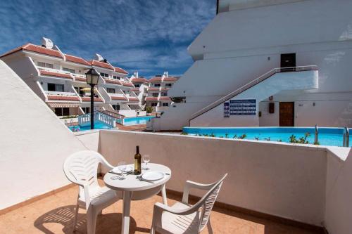 Las Floritas 22 - One Bed ground floor with pool view