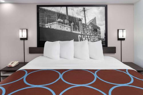 Super 8 by Wyndham Baltimore Northwest Image