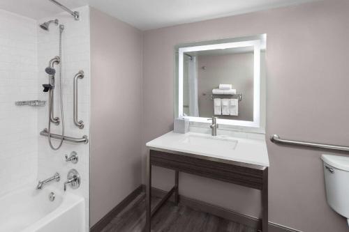 Days-Inn by Wyndham Baltimore Northwest Image