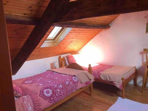 Postel nebo postele na pokoji v ubytování Deerpark Holiday cottages Dairy