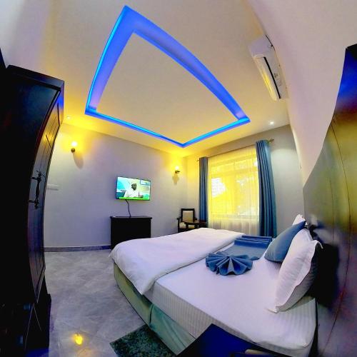 Μια τηλεόραση ή/και κέντρο ψυχαγωγίας στο Velmont Hotel
