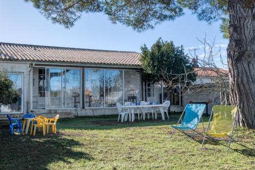 Photo de la galerie de l'établissement La villa Laurette - Maison de vacances familiale, à Île-d'Aix