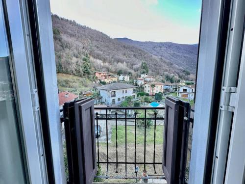 Nespecifikovaný výhled na hory nebo výhled na hory při pohledu z apartmánu