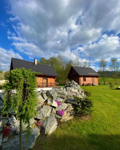 Ein Garten an der Unterkunft Roubenky u zvonice
