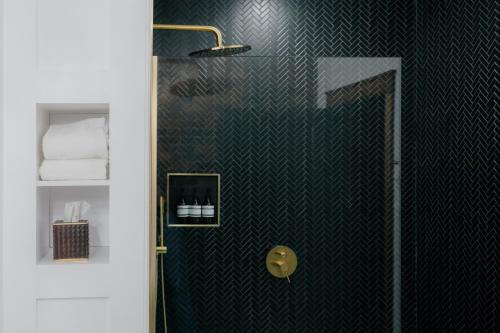 Un baño de The Chandler Hotel