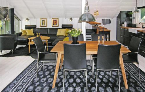 Χώρος καθιστικού στο Holiday Home Brombærvænget Humble Ix