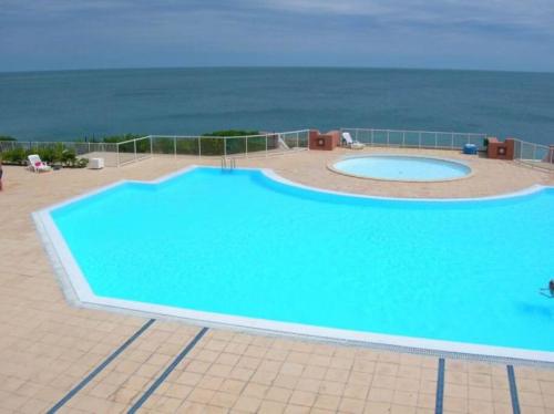 La alberca dentro o cerca de Studio cosy vue et front de mer