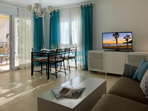 MANZANA bonito y cómodo apartamento con piscina