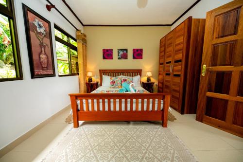 Ruang duduk di Maison Zelda Self Catering