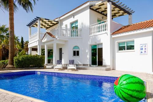 Villa YOLO with Private Pool, Coral-Bay