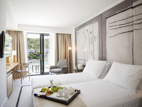 Hotel Kompas — Sea view