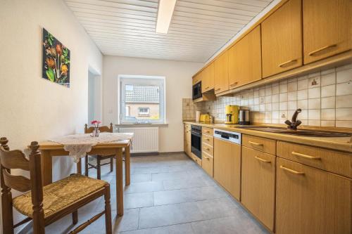 Η κουζίνα ή μικρή κουζίνα στο Ferienhaus Inge