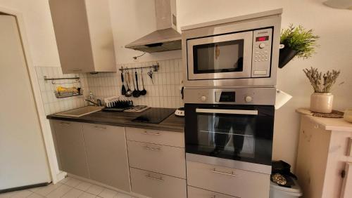 Photo de la galerie de l'établissement CAP LES PINS II Joli T2 piscine tennis bordure du golf Mt St Martin Cap d'Agde, au Cap d'Agde