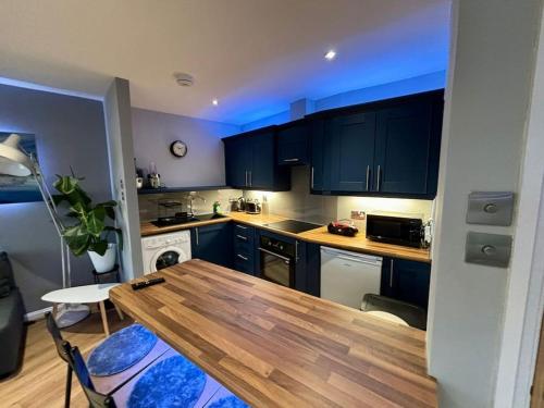 Sunshine on Leith. The River View Apartment! photo 9