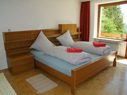 Krevet ili kreveti u jedinici u objektu Haus Elisabeth - Ferienwohnung Hirschsprung, 2 Schlafzimmer, Feldberg