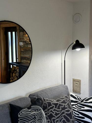Una cama o camas en una habitación de Forest Hill kuća za odmor na Zlataru
