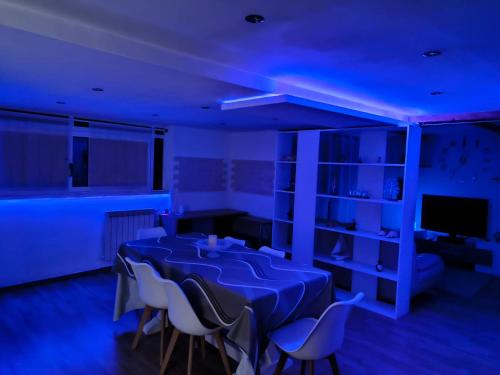TV a/nebo společenská místnost v ubytování GM&V casa vacanze