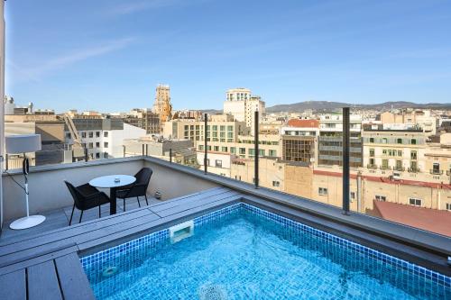 Swimmingpoolen hos eller tæt på Catalonia Square 4* Sup
