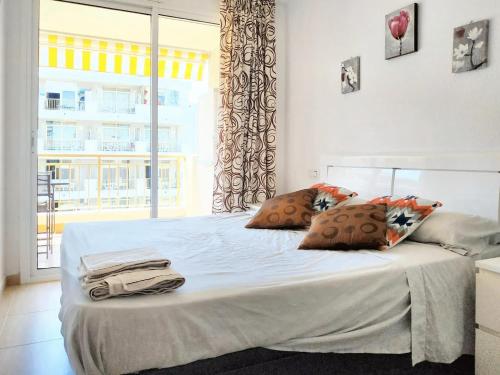 Postel nebo postele na pokoji v ubytování Modern Apartment in Salou with Shared Pool
