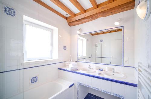 Koupelna v ubytování Domaine de Houtteville - Gîtes - Omaha Beach Normandy