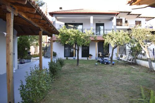 Κήπος έξω από το Irina's Apartment