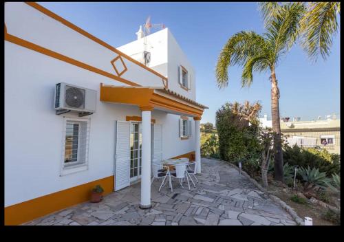 Blife Moustachya private rooms