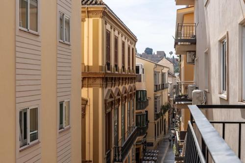 Super central Malaga Flat with Terrace and Free Parking
