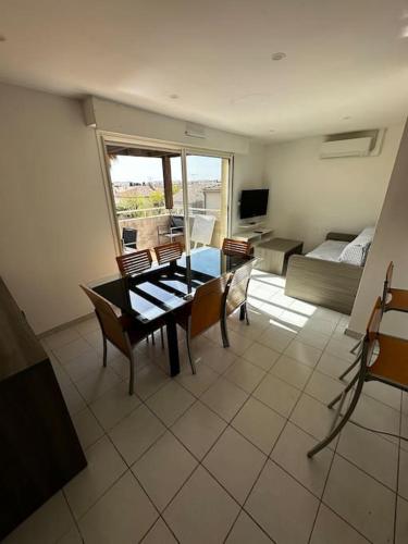 Appartement 2CH, clim, piscine, garage, mer
