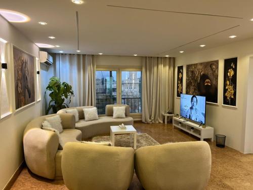 شقة فندقية بالزمالك إطلالة جزئية على النيل 3 نوم 2 حمام zamalek