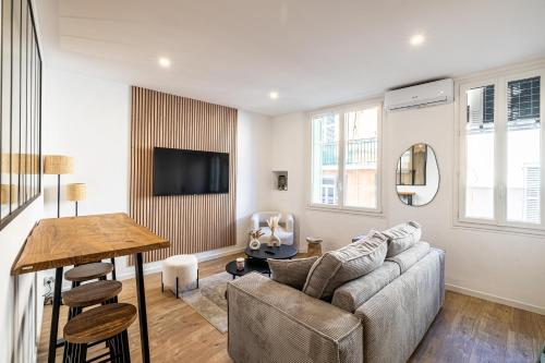 5 SUQ - Splendide appartement rénové proche Palais et plages