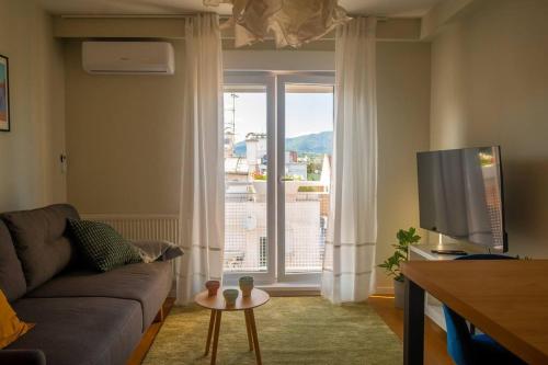Cozy Pet Friendly Apartment