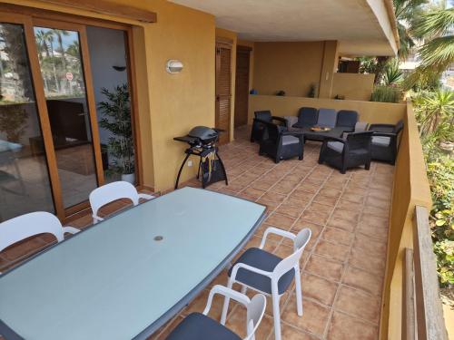 España - PUNTA PRIMA Torrevieja Orihuela Costa - large apartment for 6-people 85m2 and terrace 40m2 central air conditioning Wi-Fi living room kitchen 2 bedrooms 2 bathrooms 3 swimming pools parking security to the sea 200m only 40 min to the airport