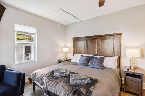 Katil atau katil-katil dalam bilik di Hilltop Lakehouse - Free Kayaks Deck PLX