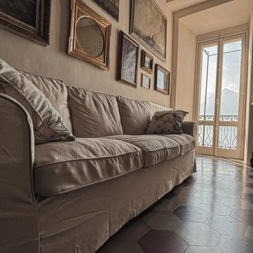 Χώρος καθιστικού στο Varenna Caffè Apartment