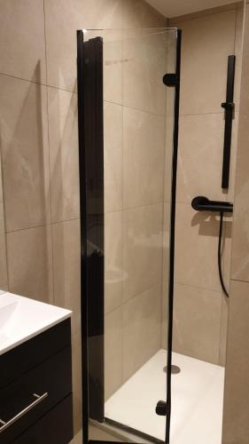 Ванна кімната в Luxe-Studio F