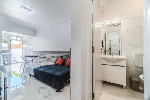 Terrace & Barbecue Apartment in Alameda Downtown