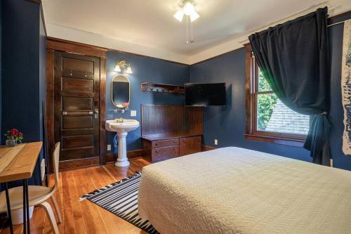 Charming Room in Capitol Hill - Foxglove Inn Rm 3_2