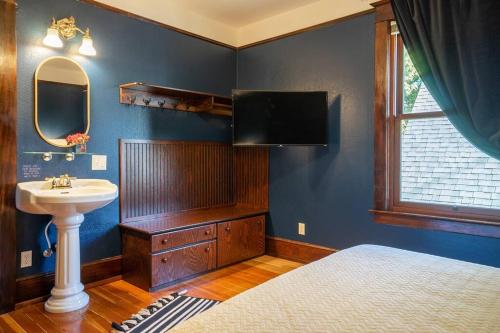 Charming Room in Capitol Hill - Foxglove Inn Rm 3_3