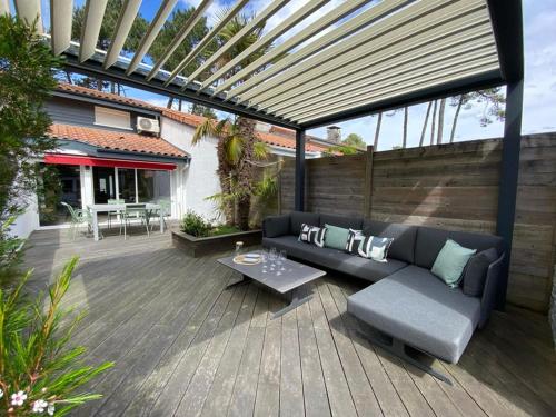 Patio rénovée 6 pers: BBQ, terrasse & clim, quartier calme boisé, proche plage - FR-1-413-241