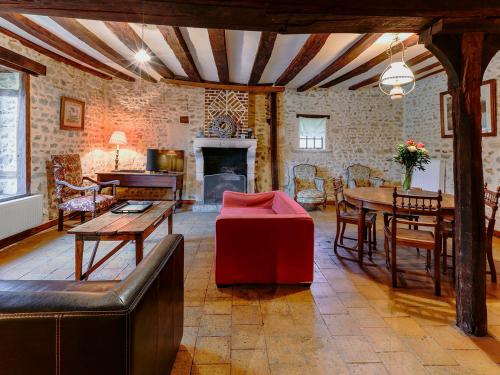 Maison restaurée avec jardin près de Vendôme, 3 chambres, cheminée, BBQ, internet, animaux acceptés - FR-1-491-367