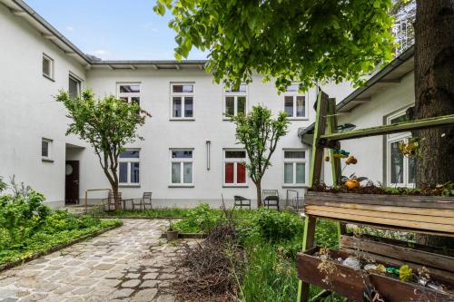 1 Bedroom Garden Apartment near Schönbrunn
