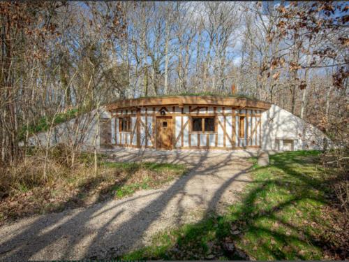 Photo de la galerie de l'établissement Maison de plain-pied avec grand jardin, proche Chambord, insolite et confortable, idéale famille. - FR-1-491-415, à Crouy-sur-Cosson