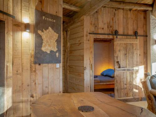 Photo de la galerie de l'établissement Maison de plain-pied avec grand jardin, proche Chambord, insolite et confortable, idéale famille. - FR-1-491-415, à Crouy-sur-Cosson