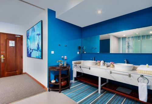 Et badeværelse på Jaya Suites Hotel